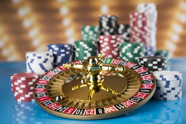 Live dealer card scanning system